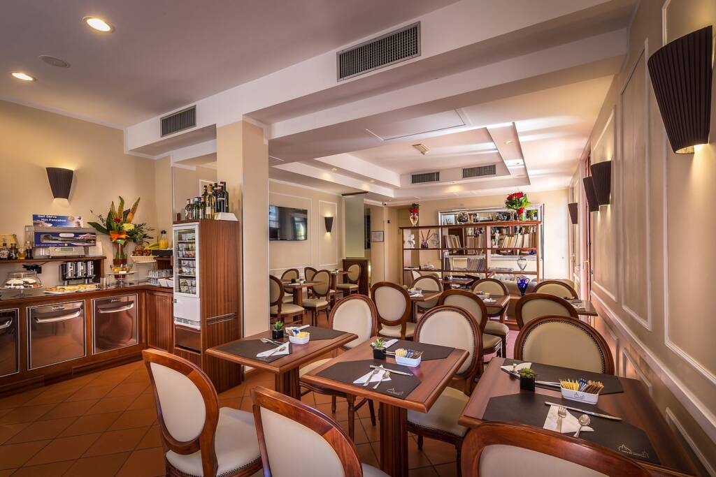 Breakfast room of Hotel Duomo Firenze