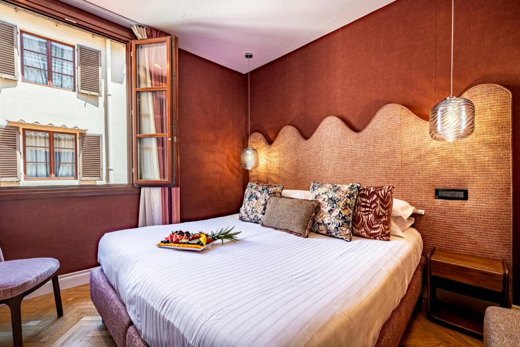 Classic double room on the quiet inner courtyard (rooms 21, 28, 30, 35, 42), Hotel Duomo Firenze